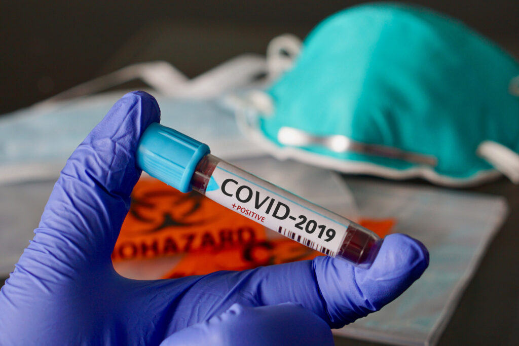 Covid-19 lovește la nivel înalt în această țară! Soția președintelui și un ministru au coronavirus