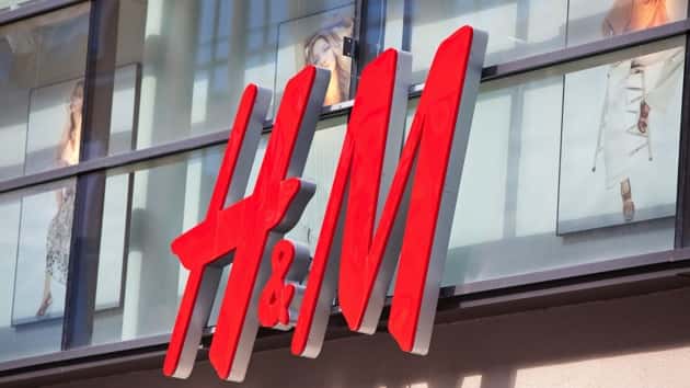 H&M se așteaptă la pierderi trimestriale. Scăderi ale vânzărilor din cauza coronavirusului