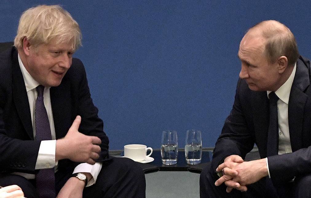 Vladimir Putin îi trasmite secretul însănătoșirii lui Boris Johnson. Starea premierului britanic, neschimbată
