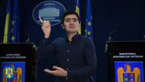 Bogdan Anicescu, interpretul în limbaj mimico-gestual de la MAI, are nevoie de ajutor: Acum îl privesc în ochi în fiecare zi și citesc că își dorește mult să trăiască