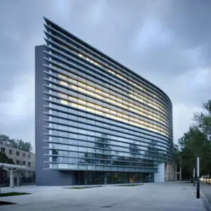 Dependența economiei românești de multinaționale a crescut. Care este situația în alte țări