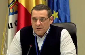 Va cădea apă oxigenată din cer. Peroxidul de hydrogen, aruncat în lupta cu COVID – 19