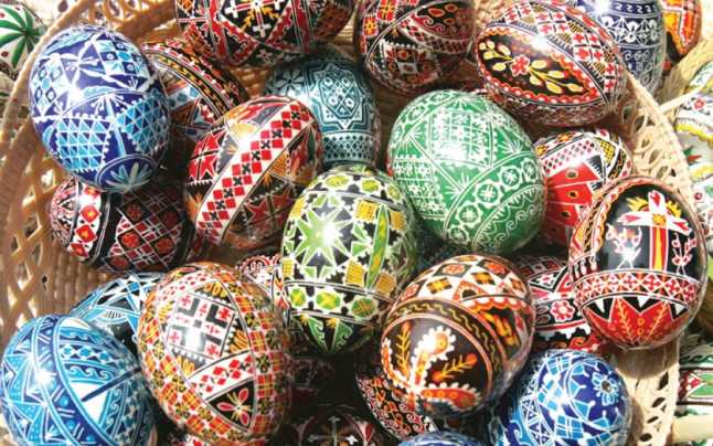 Ce simbolizează fiecare culoare utilizată în decorarea ouălor! Cei care le preferă pe acestea sunt pregătiți pentru orice