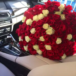 Ce fac bogații lumii pe timpul pandemiei (P)