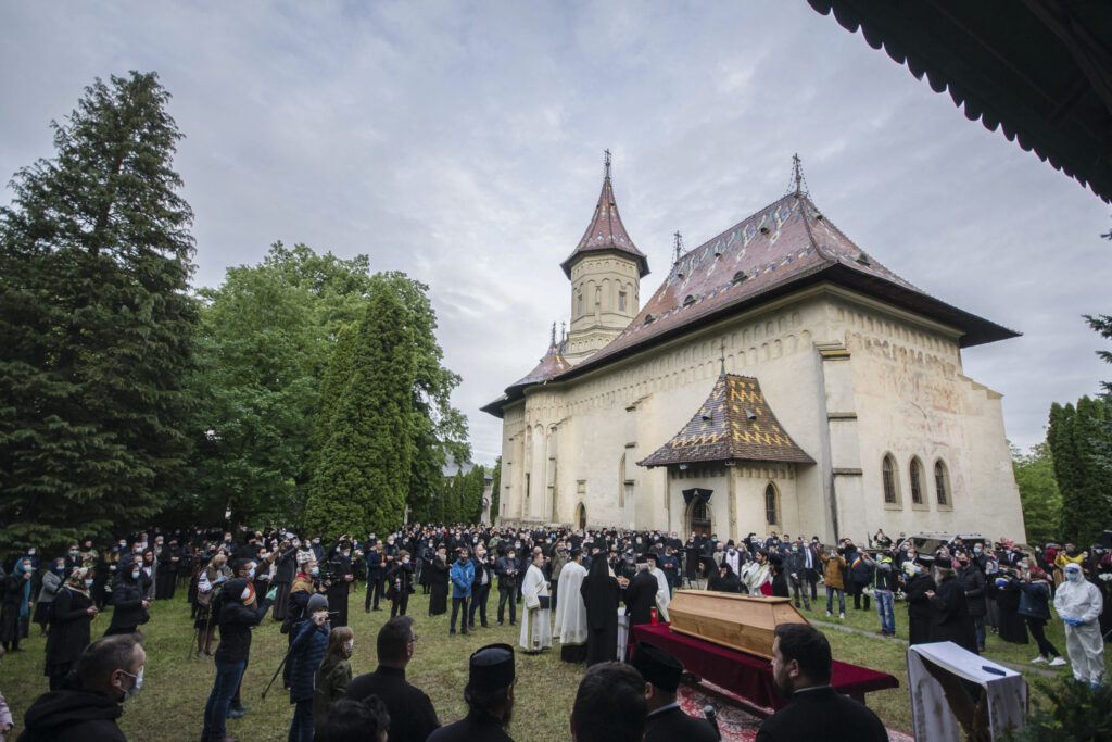 Autorităţile nu au acordat derogare pentru funeraliile Arhiepiscopului Pimen. Explicaţiile oferite de DSU