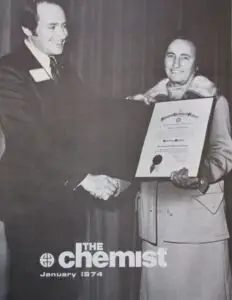 Academicianul Elena Ceaușescu a compromis exportul de argint. Cum s-a descurcat BNR cu uriașa cantitate din depozit