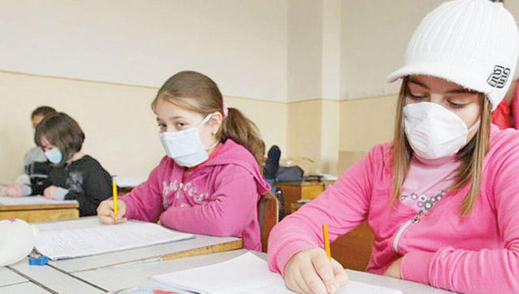 În județul Prahova, 7 unități de învățământ au trecut la scenariul roșu încă din prima zi. Val de infectări cu coronavirus