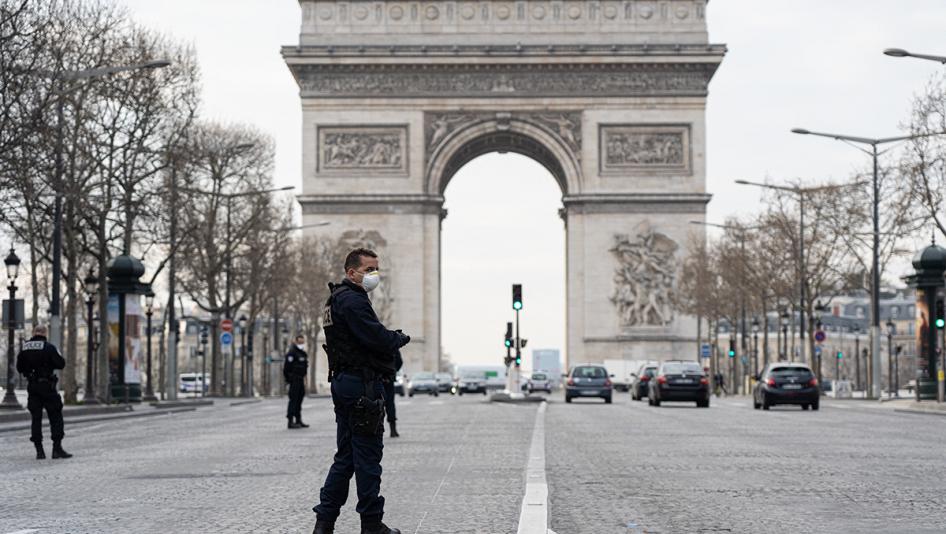 Avertisment. Franţa ar putea reintra în izolare în regim de urgenţă