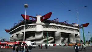 Stadionul San Siro ar putea fi demolat în curând