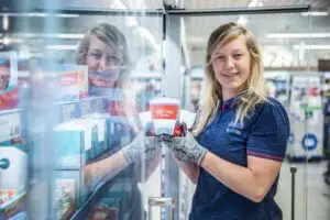Poveste de pandemie. Căpitanul echipei naţionale de volei a Belgiei, și jucătoare la CSM Târgoviște, lucrează acum într-un supermarket