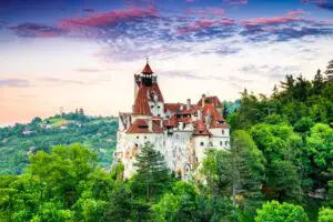 Turiştii români au un nou criteriu de evaluare a hotelurilor: măsurile anti-Covid-19. Studiu Travelminit