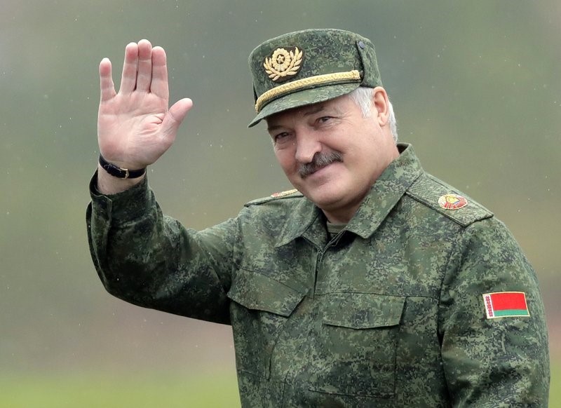 Aleksandr Lukaşenko, al şaselea mandat de preşedinte în Belarus. Îi acuză pe protestatari că sunt oi teleghidate din afara ţării