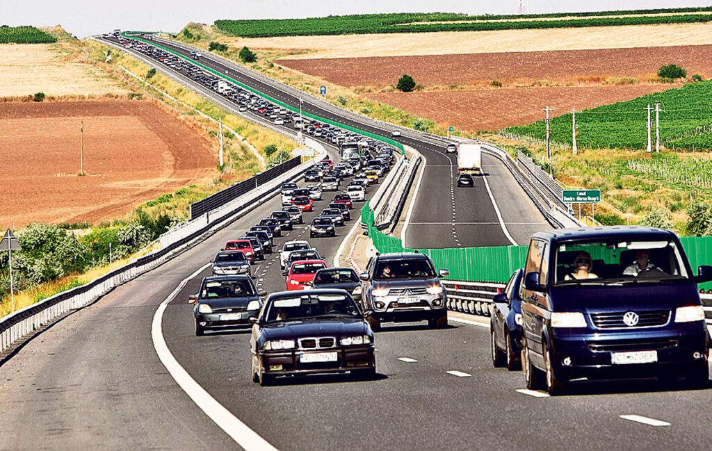 Haos pe Autostrada Soarelui! Mii de români au luat cu asalt litoralul. Care este situația