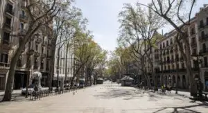 Distanțarea socială obligatorie: Cel mai mare furt al tuturor vremurilor
