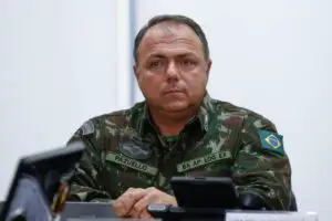 Militarii ar trebui să abandoneze conducerea sănătății