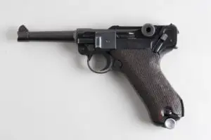 Pistolul care a făcut istorie și a generat averi