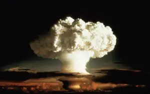 Cine distruge primul planeta? Cum a remodelat lumea heirupismul nuclear