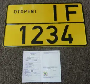 Intrați în legalitate! Negru pe galben reflectorizant, litere și cifre în relief, așa trebuie să fie plăcuțele de înregistrare
