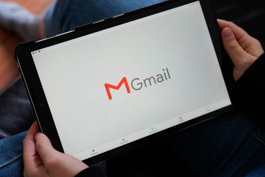 10 motive pentru a nu mai folosi o adresă Gmail personală în afaceri