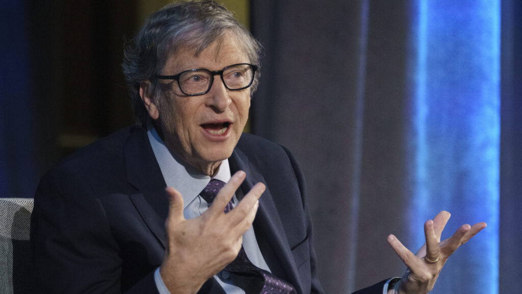 Bill Gates vrea să schimbe radical lumea în care trăim. Ce vrea să facă miliardarul american