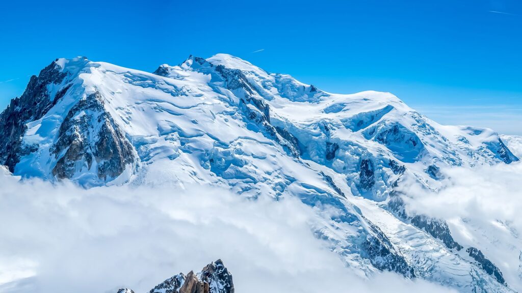 Dezastru în Italia. Un ghețar de pe Mont Blanc se prăbușește. Autoritățile sunt în alertă