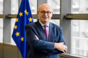 “Golfgate” a fost fatal pentru cariera lui Phil Hogan, comisarul european pentru comerț