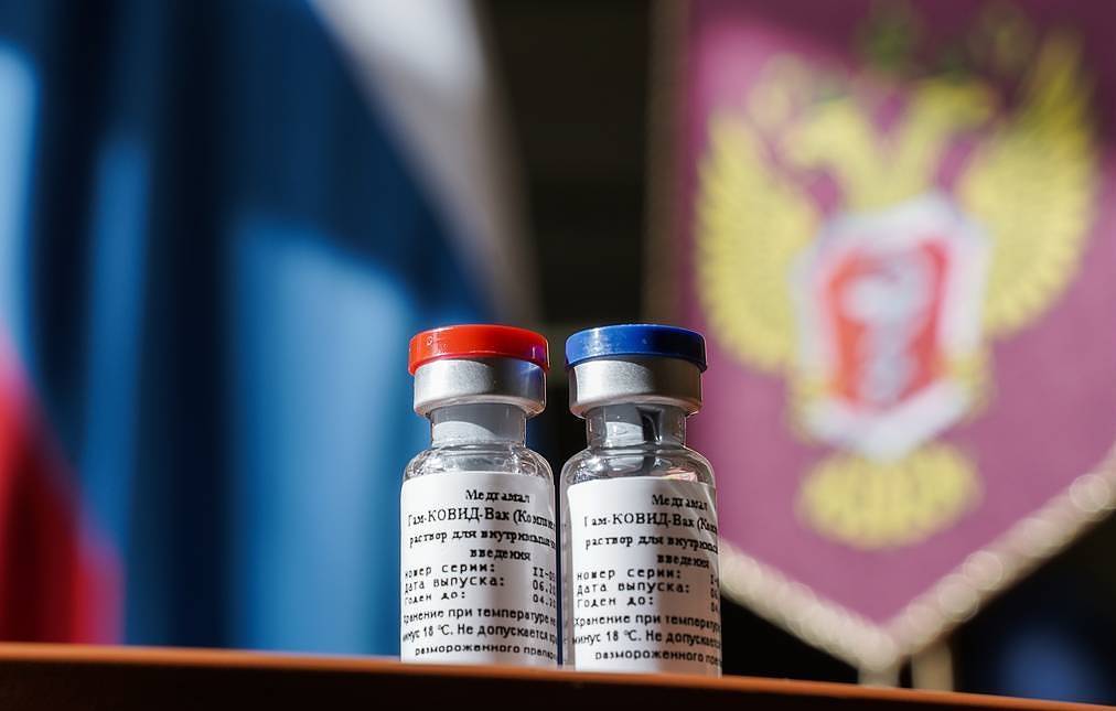 Reacția Vestului față de vaccinul rusesc este atât de ordin geopolitic, cât și de ordin științific