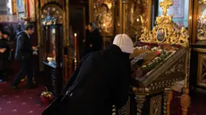 Scandal monstru de Sfânta Maria! Credincioșii au refuzat să respecte restricțiile. Au fost țipete și înjurături