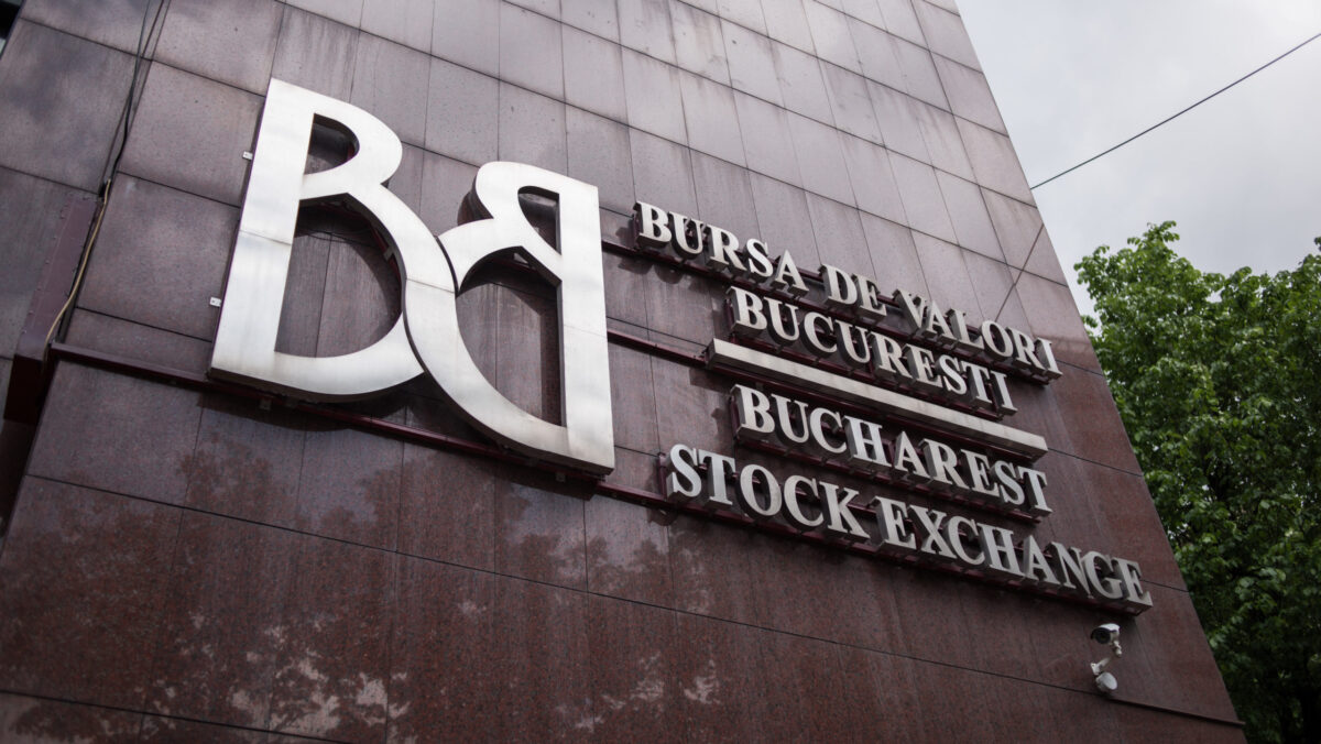 Bursa de Valori Bucureşti a închis în creştere pe toţi indicii. Valoare tranzacţiilor a fost de 71,75 milioane de lei