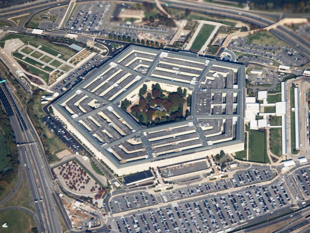 O nouă alertă de COVID la Pentagon. Un înalt oficial, dar şi ministrul lituanian al Apărării, depistaţi pozitiv