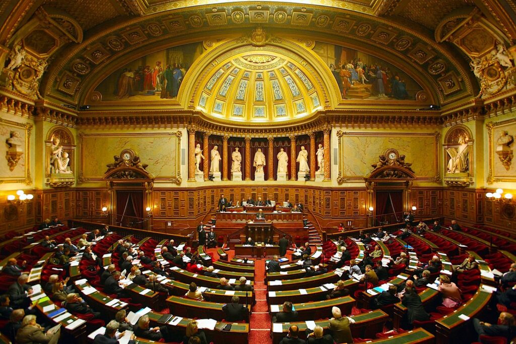 Dreapta rămâne în număr mare în Senatul francez