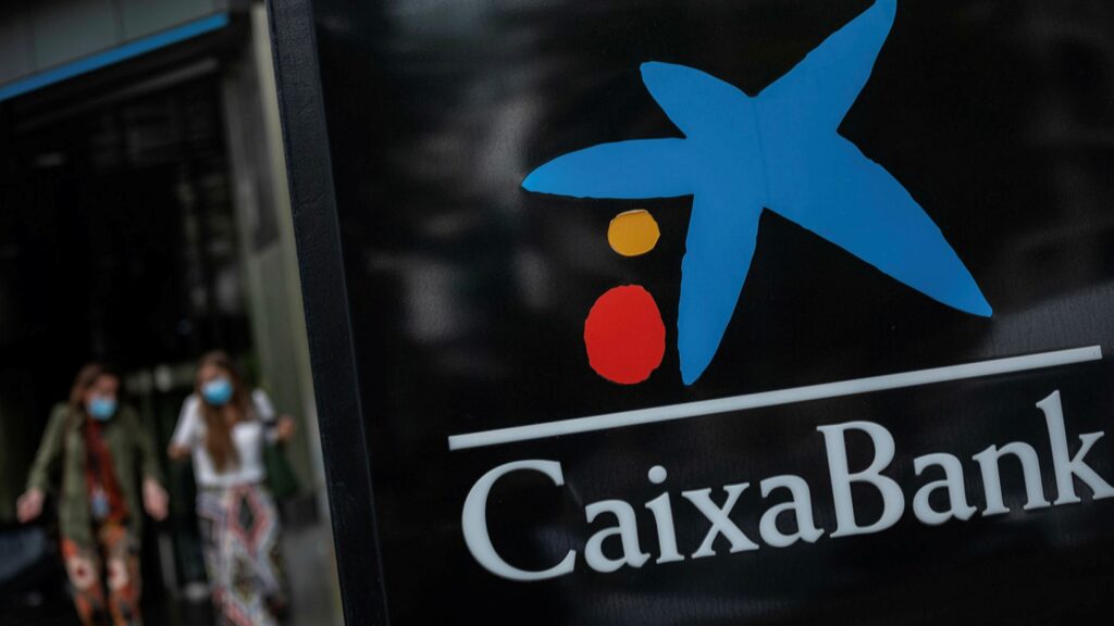 Cel mai mare grup bancar spaniol are active de 650 de miliarde de dolari. Caixabank și Bankia au fost de acord cu fuziunea