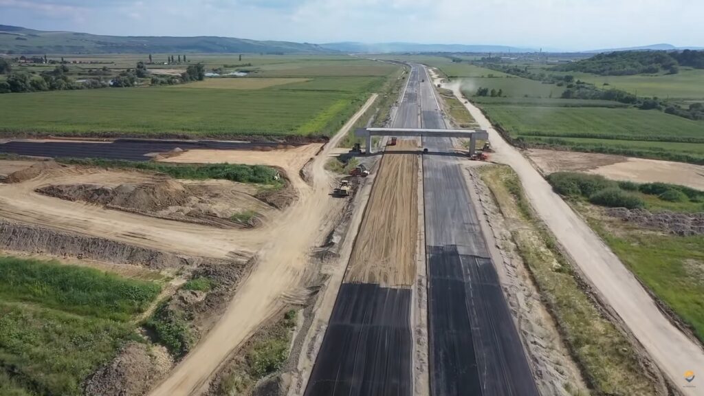 A fost semnat contractul pentru un nou tronson al Autostrăzii Transilvania. S-a ajuns astfel la 110 km aflaţi în stadiul de proiectare şi execuţie