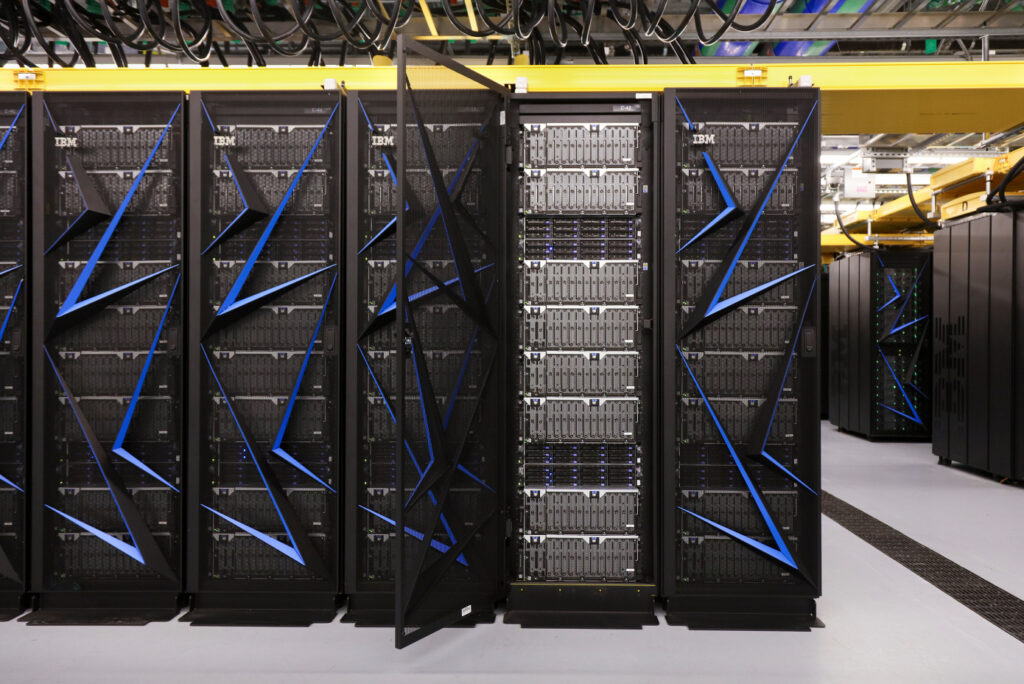 Un supercomputer ar putea salva multe vieți în lupta cu COVID-19. Ce date va analiza