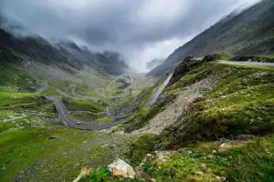 Atenţie turişti! Transfăgărăşanul va fi închis circulaţiei în acest weekend. Ce probă sportivă va avea loc pe traseul montan