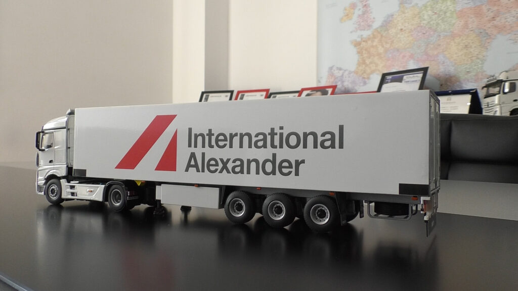 International Alexander, transport 100% românesc