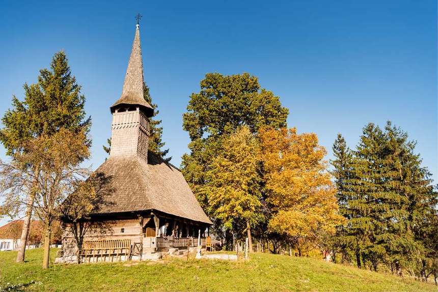 Peste 160 de lăcașuri de cult, incluse în Ruta Culturală Turistică a Bisericilor de Lemn din România