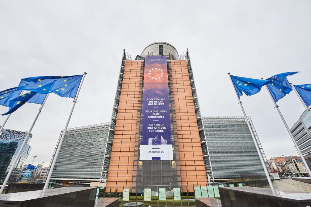 Comisia Europeană verifică măsurile de sprijin acordate de autorităţile române Complexului Energetic Oltenia