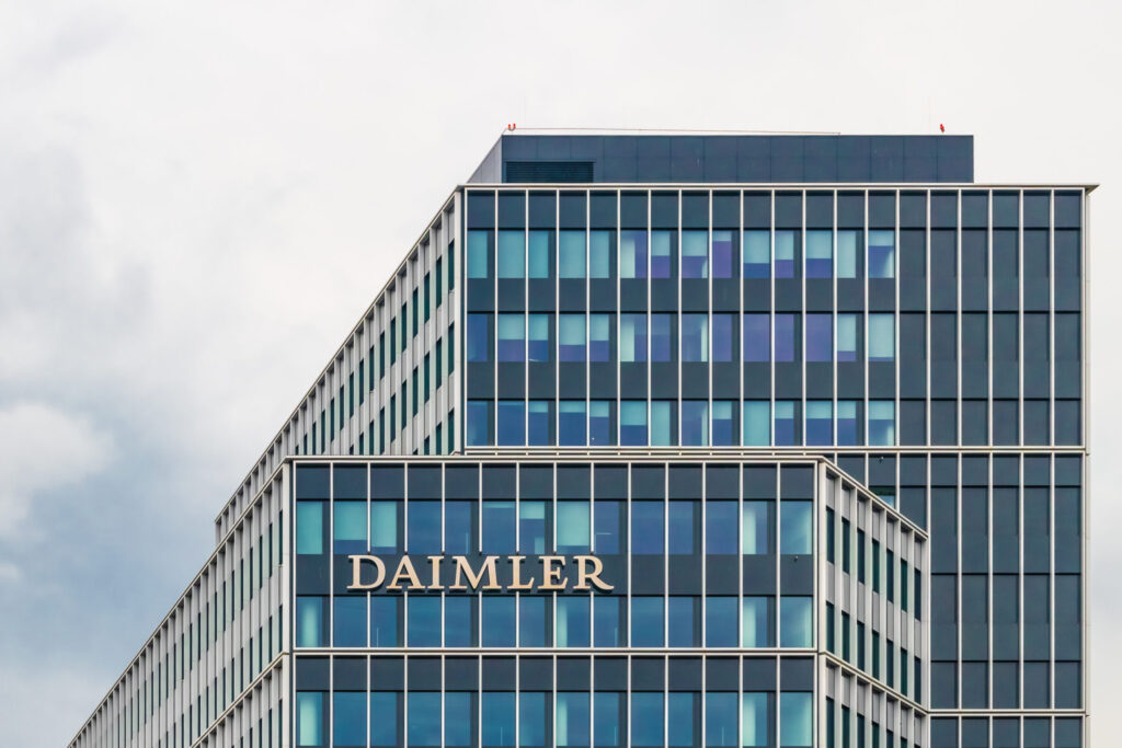 Daimler AG se confruntă cu o situație dificilă. Va fi redusă producția şi numărul orelor de muncă