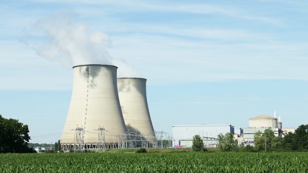 Centralele nucleare, necesare pentru reducerea emisiilor de CO2
