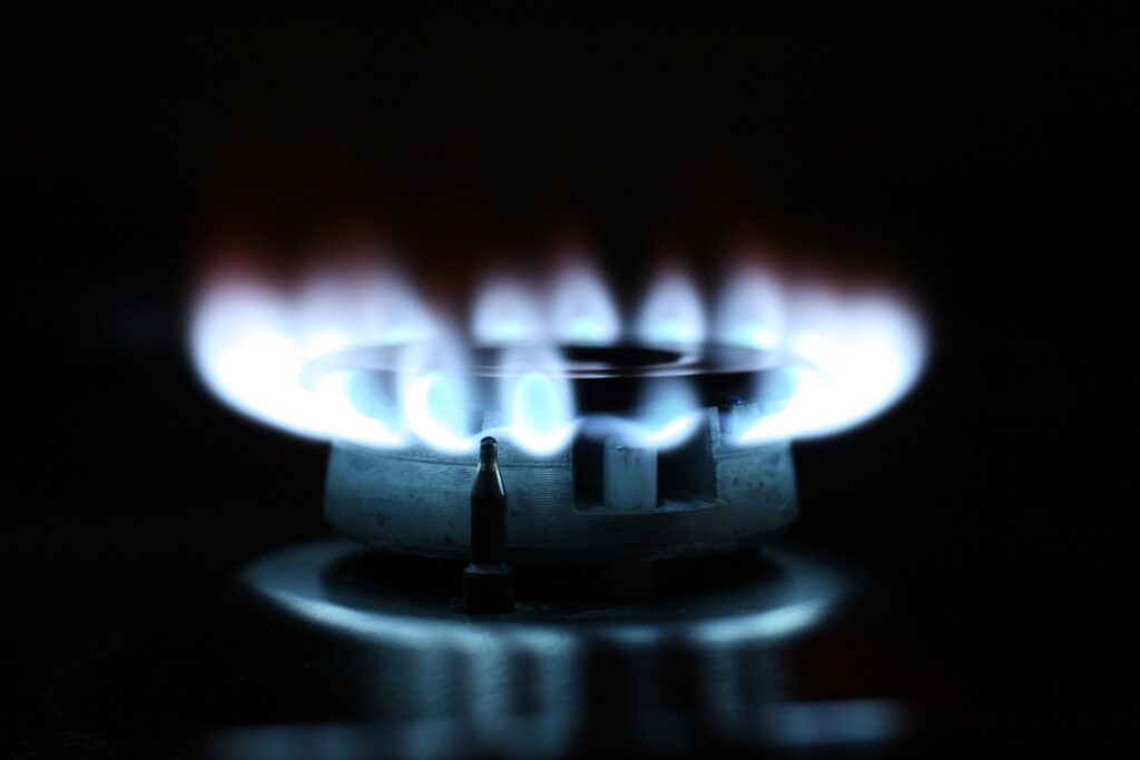 Motivul pentru care s-au scumpit gazele în România. Statul român profită de pe urma majorărilor