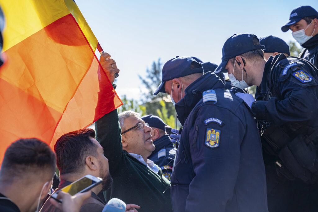 Jandarmeria se apără după protestul de la Iași: S-a evitat o escaladare a violenței