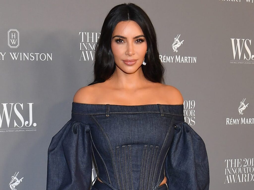 Kim Kardashian vina în ajutorul Armeniei. Soţia lui Kanye West donează o sumă colosală