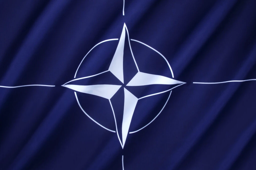NATO își abandonează aspirațiile globale și se concentrează pe Rusia și China