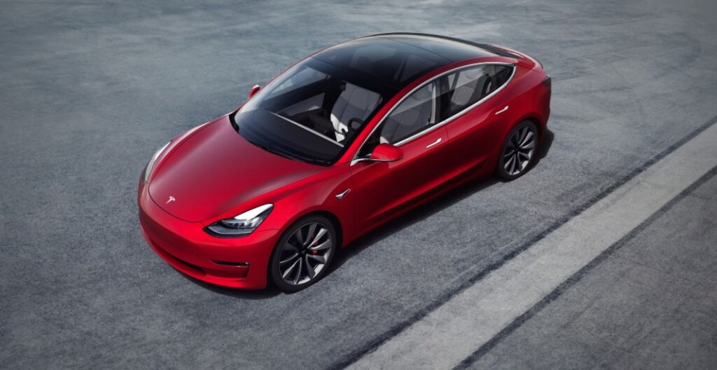 Vânzările Tesla au depășit așteptările analiștilor! Câte mașini a vândut în trimestrul trei din 2020