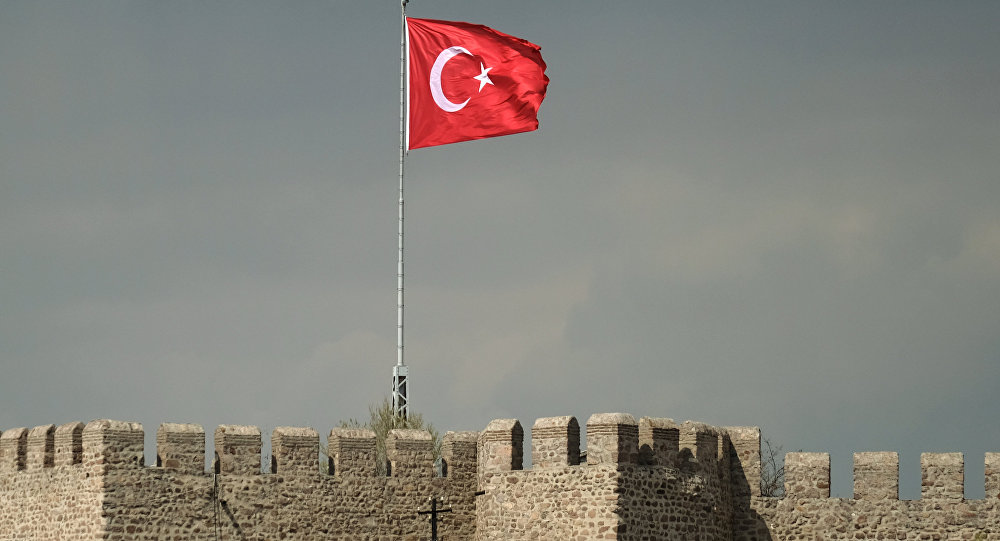 Turcia face arestări pe bandă rulantă. Zeci de suspecți au fost reținuți