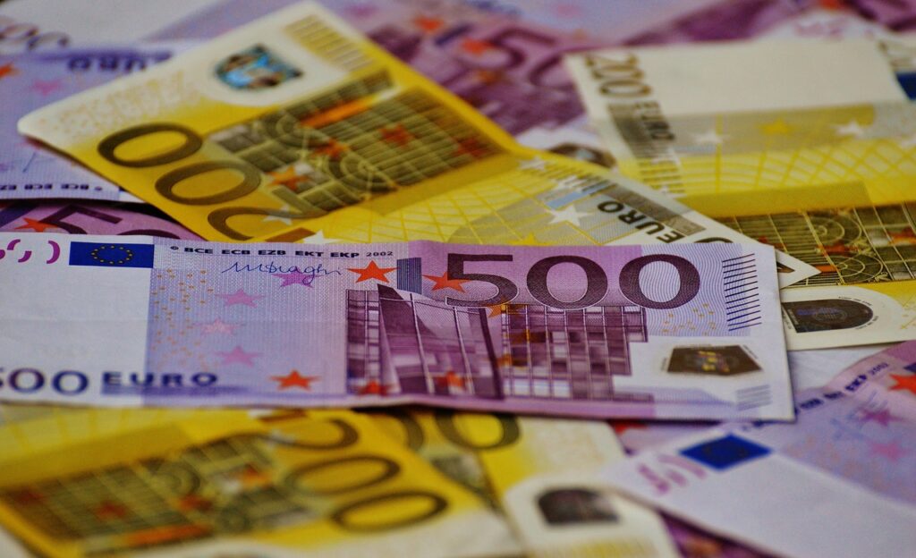 Băncile europene taie bonusurile top managerilor: Se cere moderație extremă. Bancherii pierd milioane de euro
