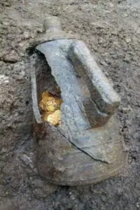Să fie tezaurul unei bănci sau aurul ascuns de romani bogați de frica invadatorilor barbari?