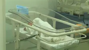 Situație controversată la Sibiu: Zeci de mame infectate cu noul coronavirus au născut copii sănătoși
