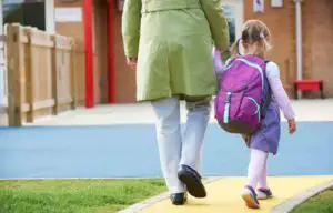 S-a modificat legea privind procedura adopţiei. Ce trebuie să știe românii care vor să facă acest pas